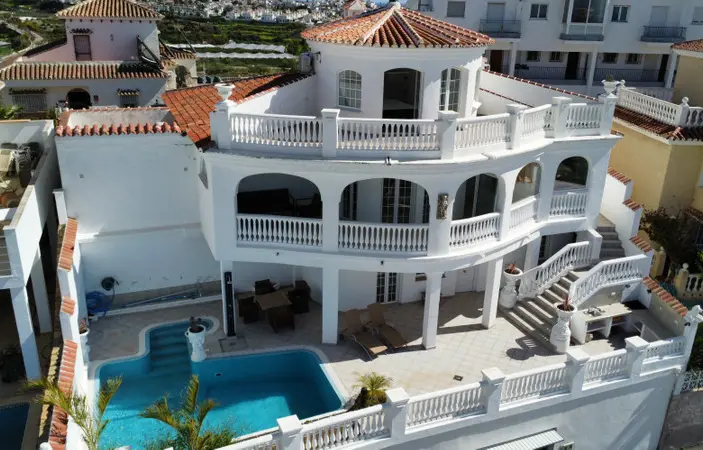 4 habs Villa - Chalet a la venta en Torrox Costa - R5299027