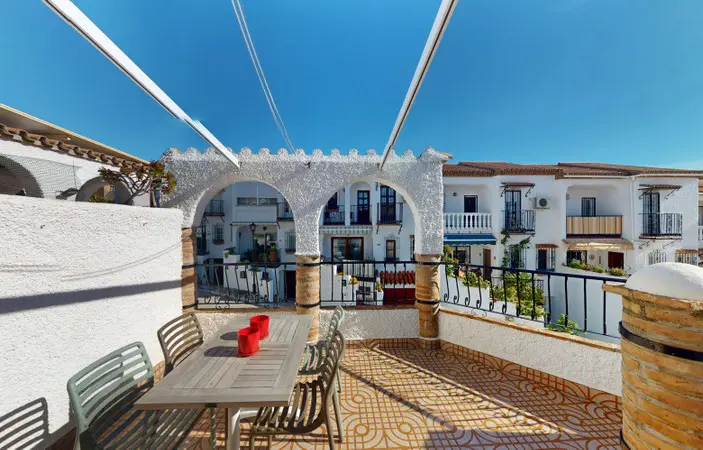 2 habs Apartamento Planta Media a la venta en Caleta de Vélez - R5393500