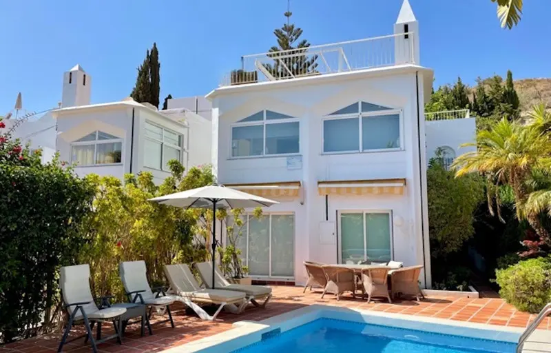 4 habs Villa - Chalet a la venta en Nerja - R4276162